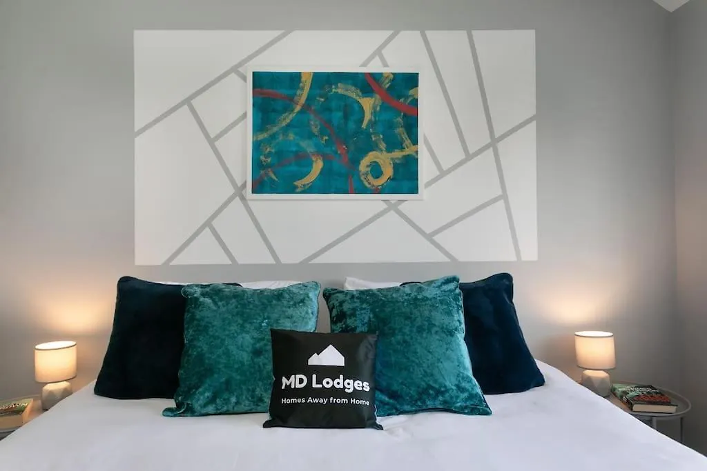 *Contractors, Holidays, Races, 25% Off Long Stays* Cheltenham 0*,